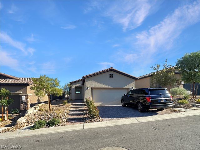 92 Stone Bluff Lane, Henderson, NV 89011