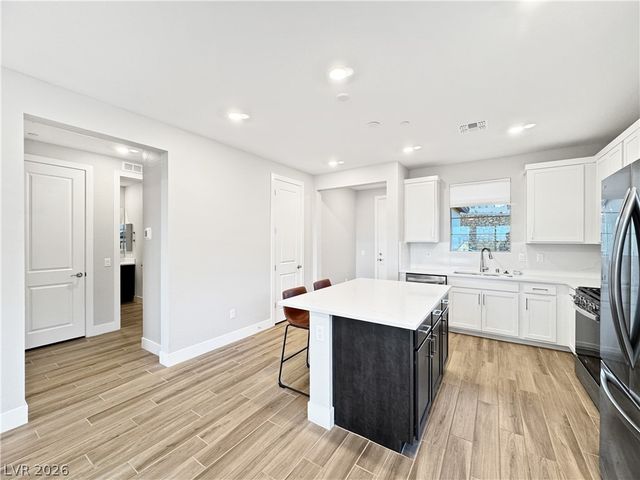 92 Stone Bluff Lane, Henderson, NV 89011