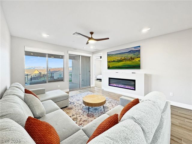 92 Stone Bluff Lane, Henderson, NV 89011