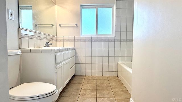 2335 N Douty Street, Hanford, CA 93230