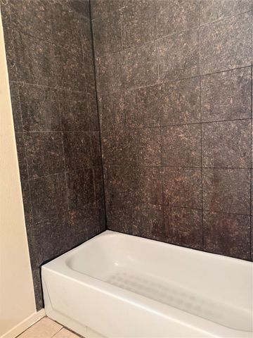 900 Sirocco DR B, Austin, TX 78745