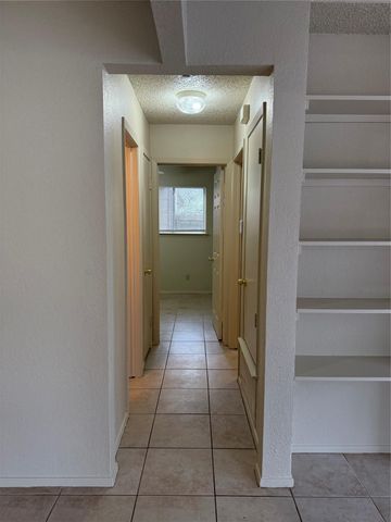 900 Sirocco DR B, Austin, TX 78745