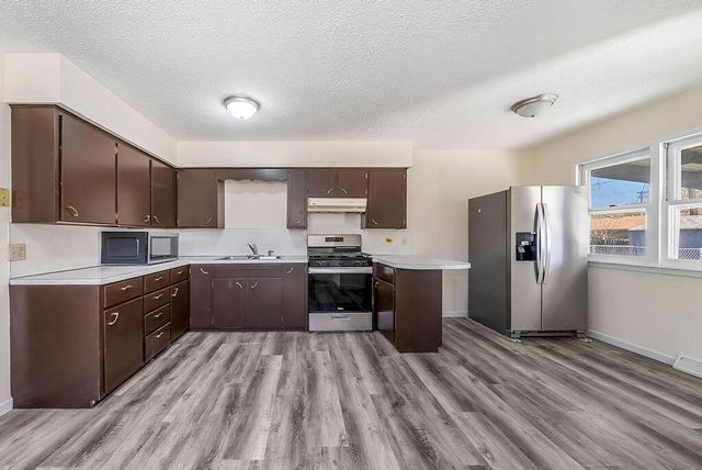 2517 S 7TH Street, Council Bluffs, IA 51501