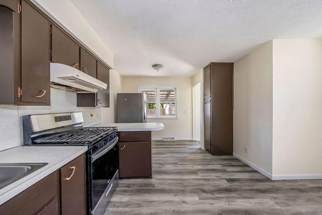 2517 S 7TH Street, Council Bluffs, IA 51501
