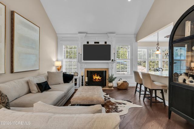 42 W Parsonage Way, Manalapan, NJ 07726