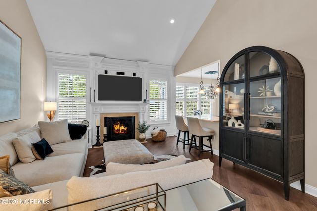42 W Parsonage Way, Manalapan, NJ 07726