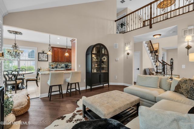 42 W Parsonage Way, Manalapan, NJ 07726