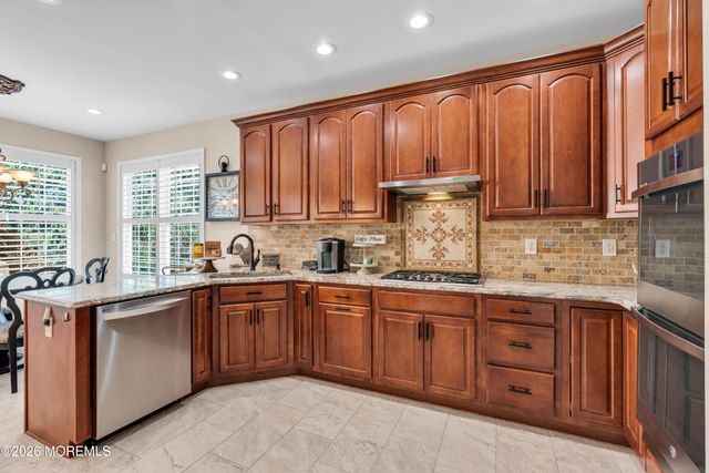 42 W Parsonage Way, Manalapan, NJ 07726
