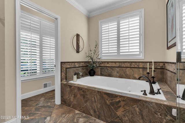 42 W Parsonage Way, Manalapan, NJ 07726