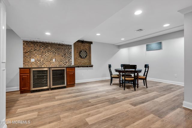 42 W Parsonage Way, Manalapan, NJ 07726