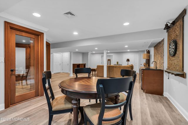 42 W Parsonage Way, Manalapan, NJ 07726