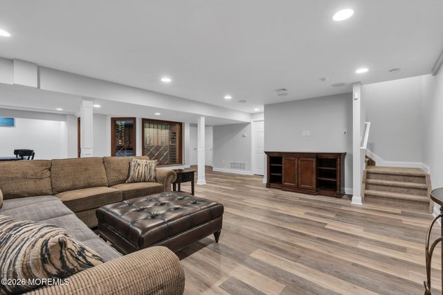 42 W Parsonage Way, Manalapan, NJ 07726