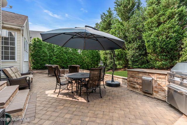 42 W Parsonage Way, Manalapan, NJ 07726