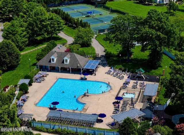 42 W Parsonage Way, Manalapan, NJ 07726