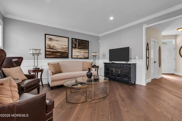 42 W Parsonage Way, Manalapan, NJ 07726