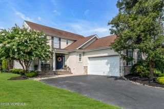 42 W Parsonage Way, Manalapan, NJ 07726