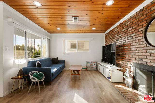 2323 Warwick Avenue, Los Angeles, CA 90032