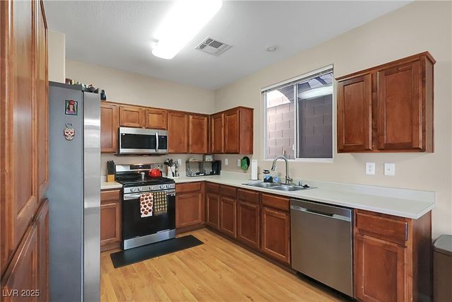 7787 Hampton Cove Lane, Las Vegas, NV 89113