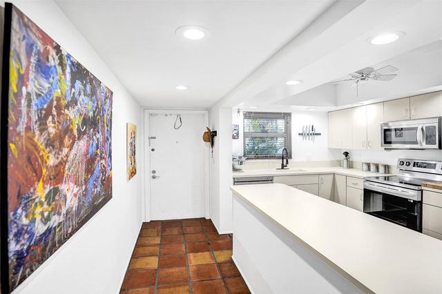 1212 SE 2nd Court 201, Fort Lauderdale, FL 33301