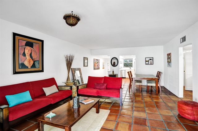 1212 SE 2nd Court 201, Fort Lauderdale, FL 33301