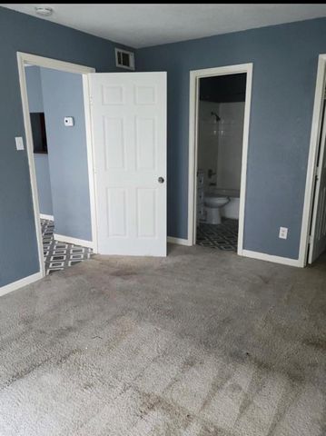 8100 Creekbend Drive 171, Houston, TX 77071