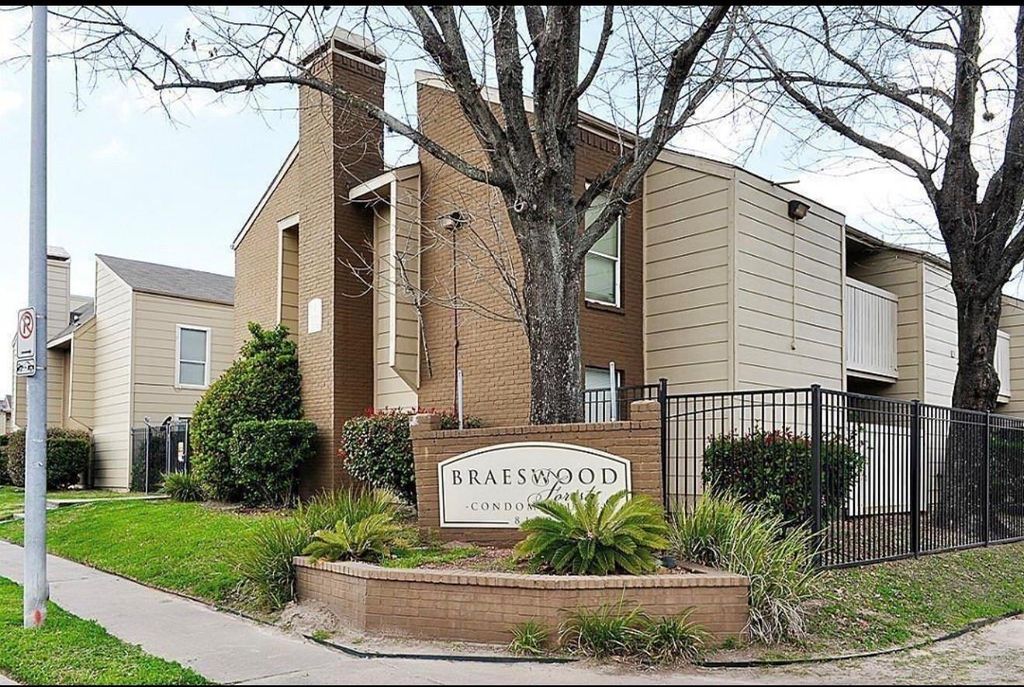 8100 Creekbend Drive 171, Houston, TX 77071