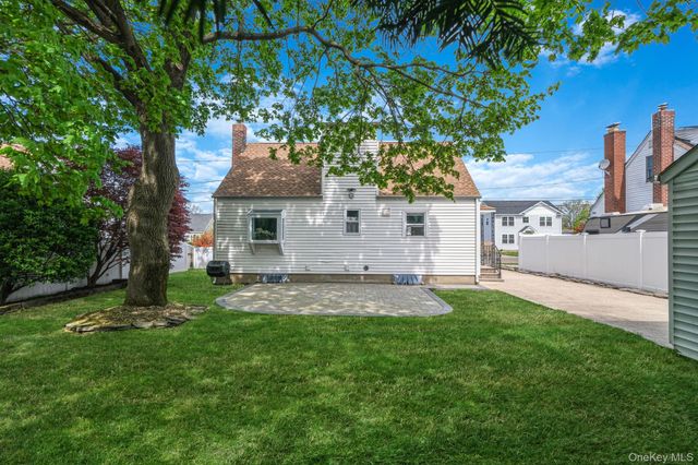 26 Bogart Street, Huntington Station, NY 11746