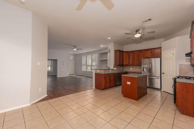 32015 Sue Lane, Pinehurst, TX 77362