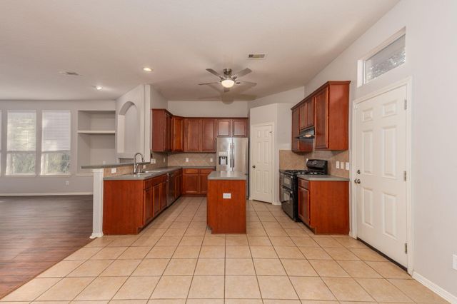 32015 Sue Lane, Pinehurst, TX 77362