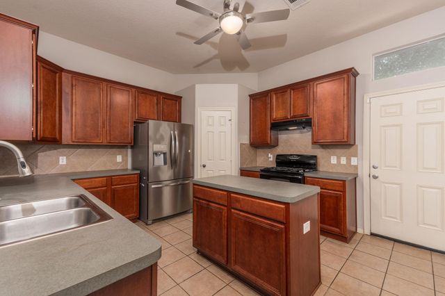 32015 Sue Lane, Pinehurst, TX 77362