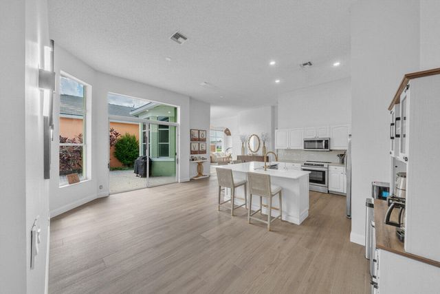 7693 ROCKFORD Road, Boynton Beach, FL 33472