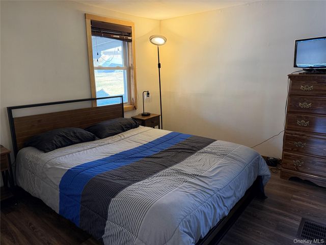 302 Lake Road, Salisbury Mills, NY 12577