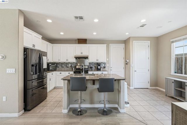 146 Halsey Way, Pittsburg, CA 94565