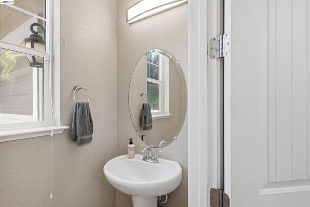146 Halsey Way, Pittsburg, CA 94565