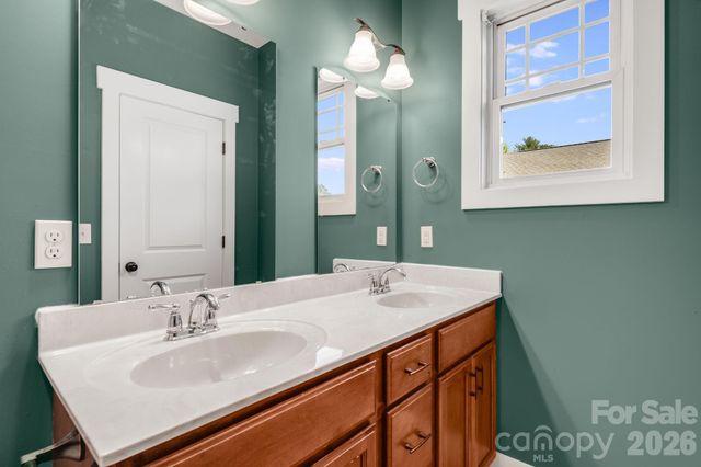 123 Estelle Park Drive, Asheville, NC 28806