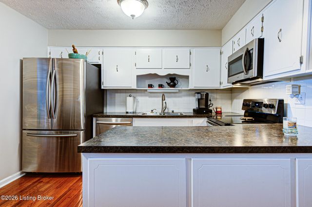 8501 Gregory Way, Louisville, KY 40219