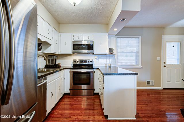 8501 Gregory Way, Louisville, KY 40219