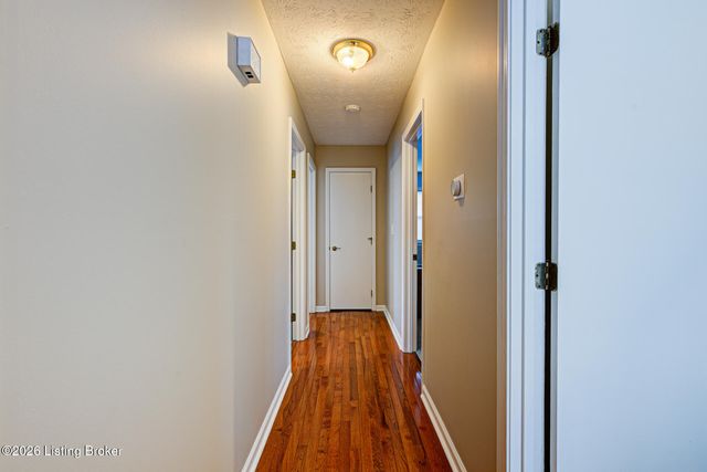 8501 Gregory Way, Louisville, KY 40219