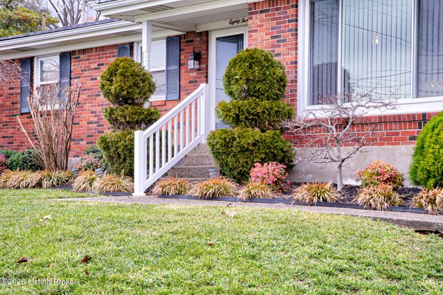 8501 Gregory Way, Louisville, KY 40219