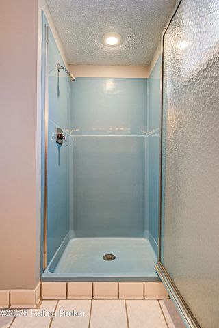 8501 Gregory Way, Louisville, KY 40219