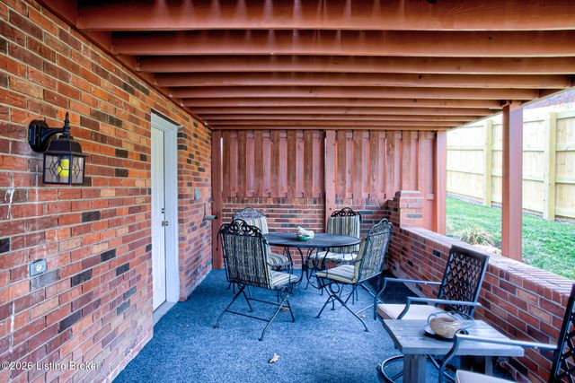 8501 Gregory Way, Louisville, KY 40219