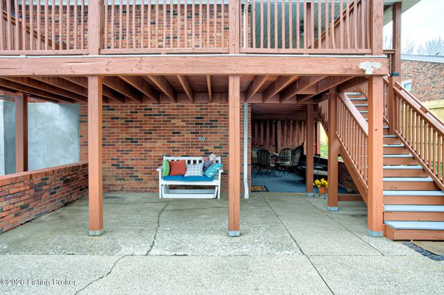 8501 Gregory Way, Louisville, KY 40219