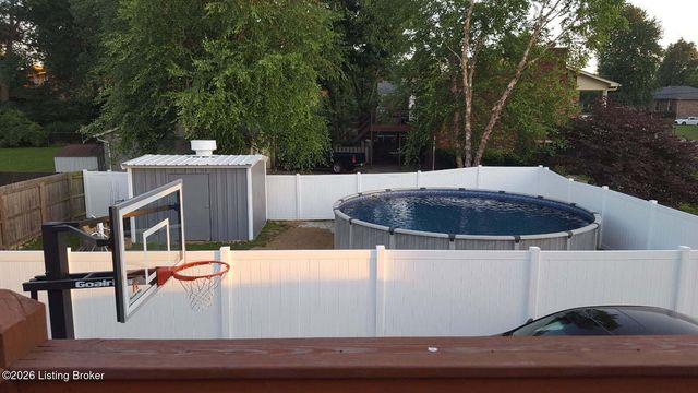 8501 Gregory Way, Louisville, KY 40219