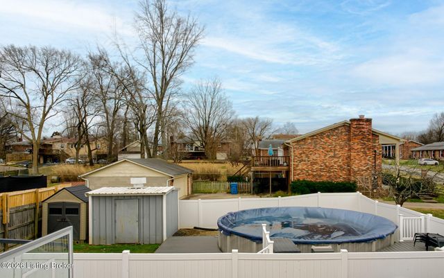 8501 Gregory Way, Louisville, KY 40219