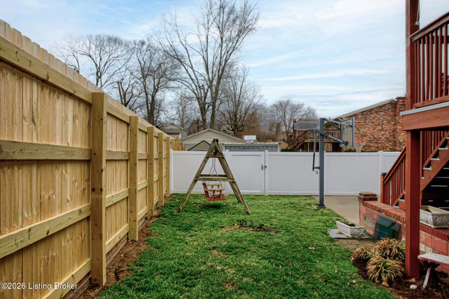 8501 Gregory Way, Louisville, KY 40219