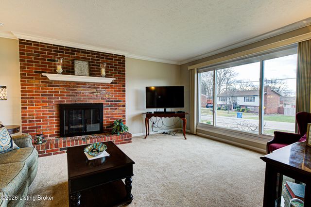 8501 Gregory Way, Louisville, KY 40219