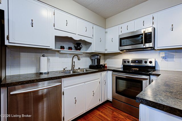 8501 Gregory Way, Louisville, KY 40219