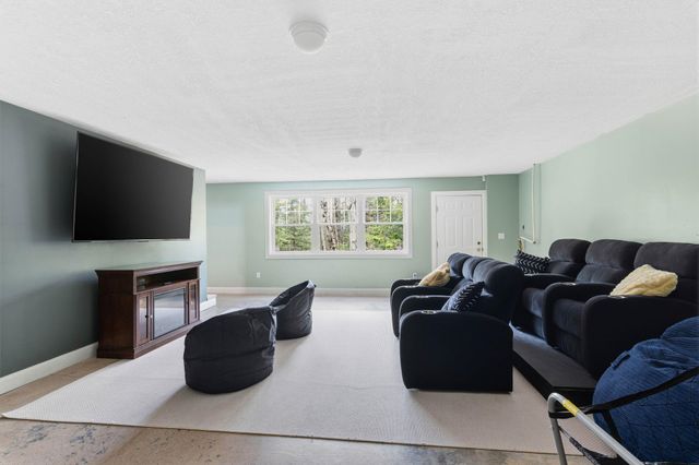 70 Landsdown Lane, Conway, NH 03818