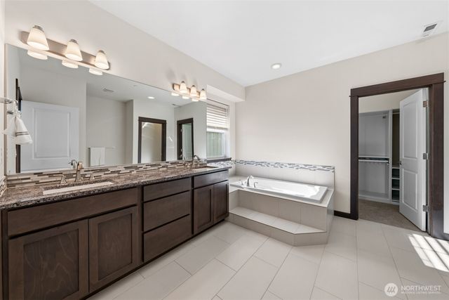 16990 NE 84th Court, Redmond, WA 98052