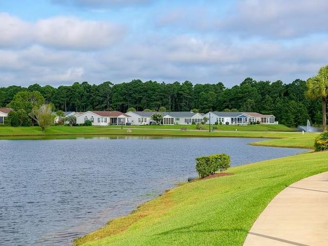 583 Woodholme Dr., Conway, SC 29526